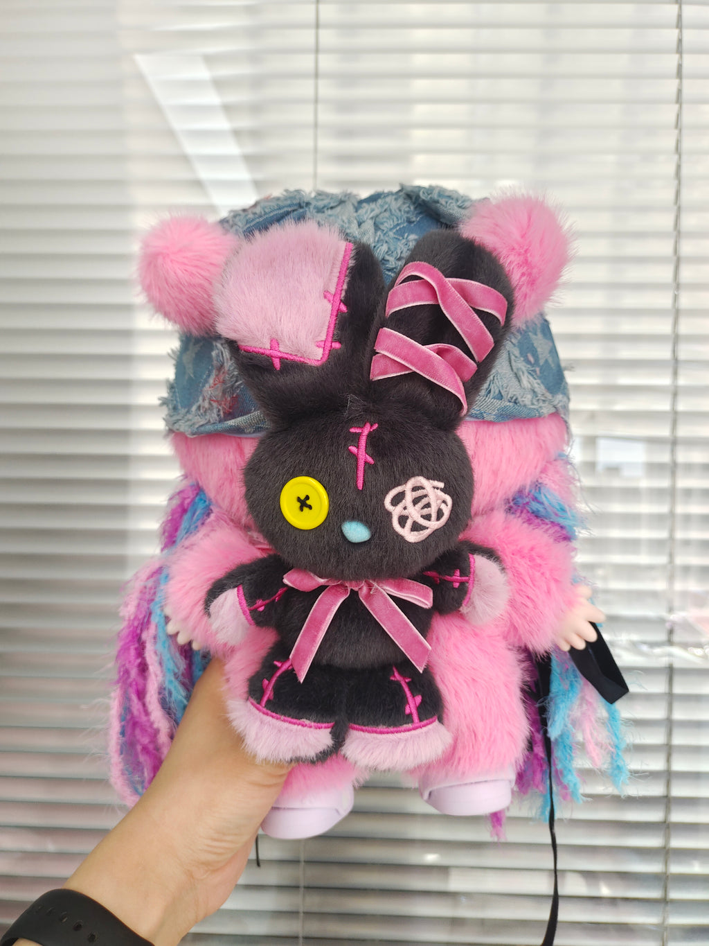 Sweet & Edgy Vibes! Rebaby “Young Miss” 400 Plush Doll｜Pink Fluff, Heterochromatic Eyes & Major Cool-Cute Energy ✨