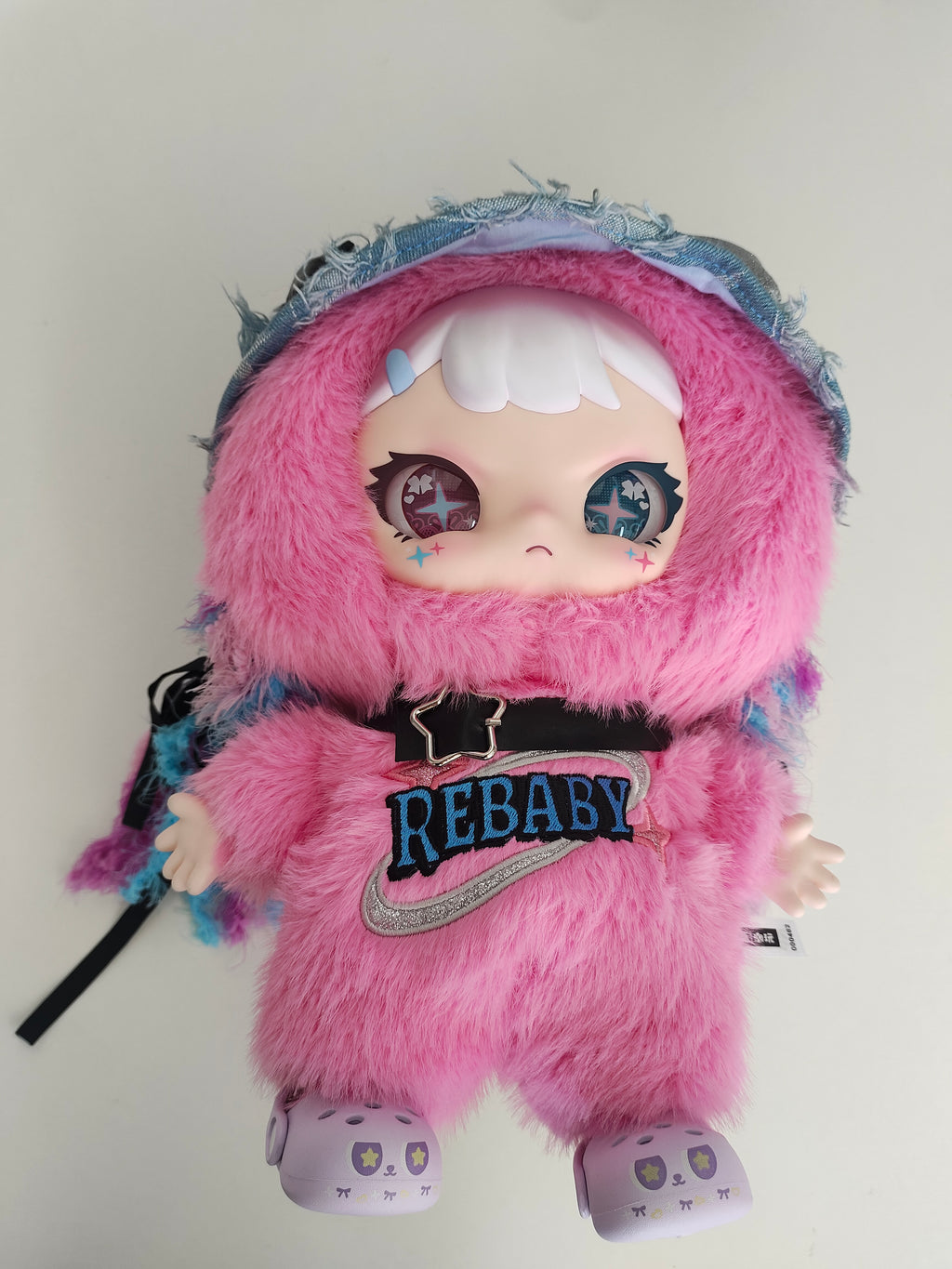 Sweet & Edgy Vibes! Rebaby “Young Miss” 400 Plush Doll｜Pink Fluff, Heterochromatic Eyes & Major Cool-Cute Energy ✨
